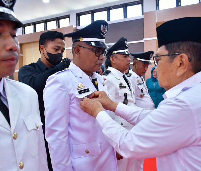 Lantik 14 Pejabat Eselon IV, Judas Berharap Prestasi Pejabatnya Semakin Baik