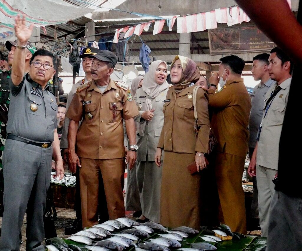 Tinjau Harga di Pasar, Judas: Senyum dan Berjualanlah Sambil Berdoa