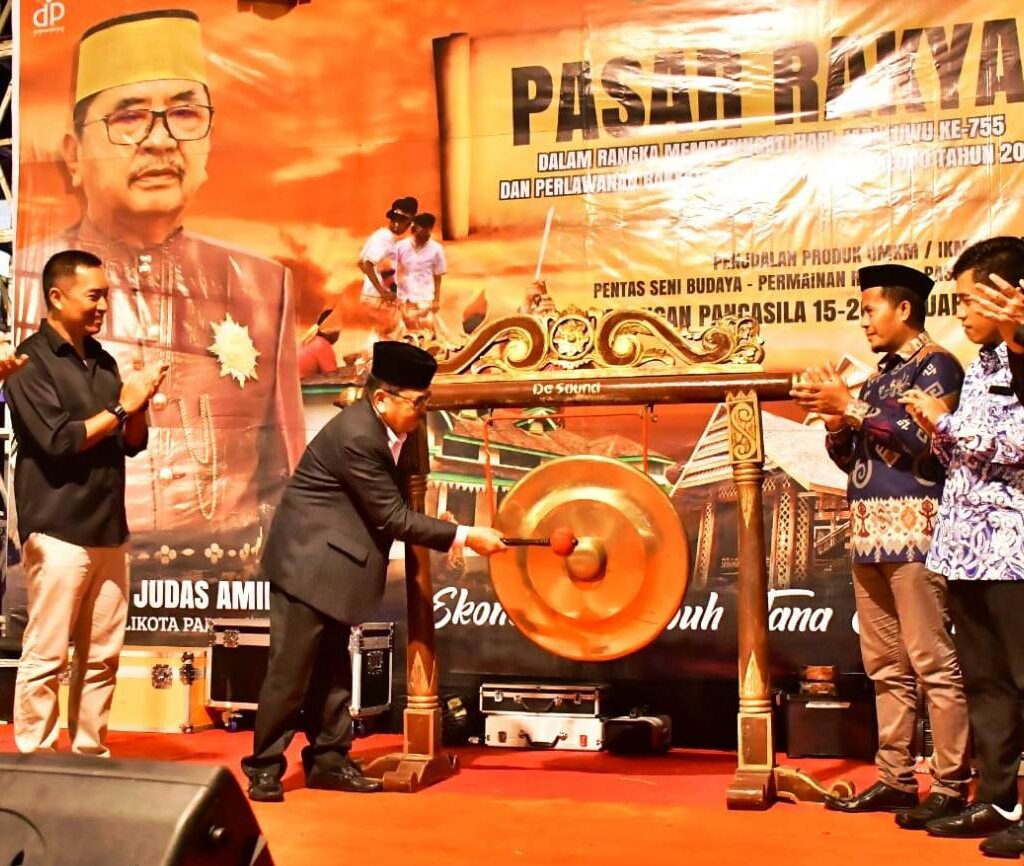 Judas Buka Pasar Malam dan Pentas Seni dalam Rangka Peringatan HJL dan HPRL