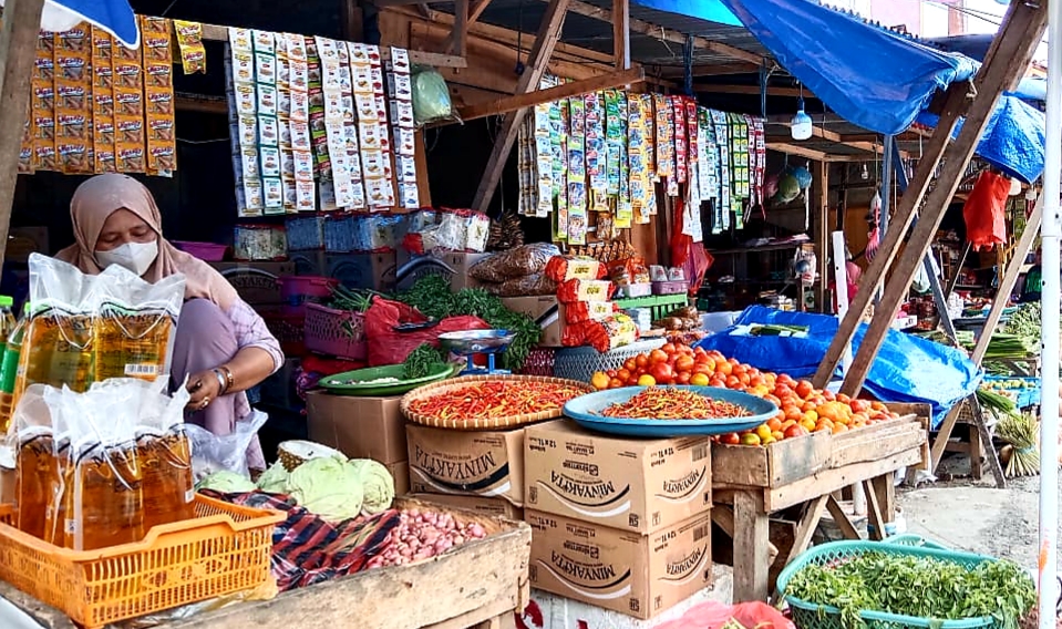 Harga Cabai di Pasar Andi Tadda Normal, Tomat Malah Turun