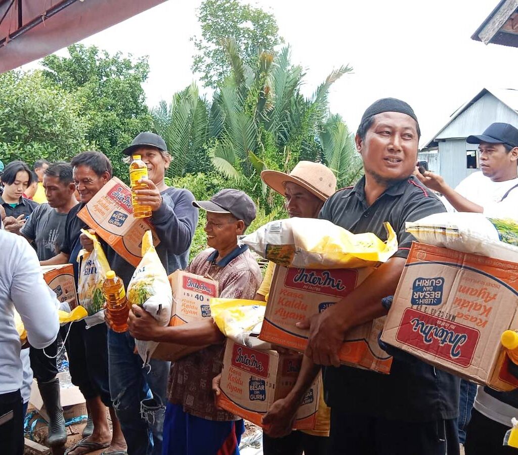 Peringati HPN, Polres dan Jurnalis Palopo Gelar Baksos