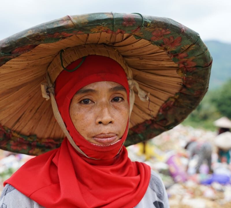 Kisah Pemulung di Mancani, Maria: Dari Sampah, Saya Sekolahkan Anakku