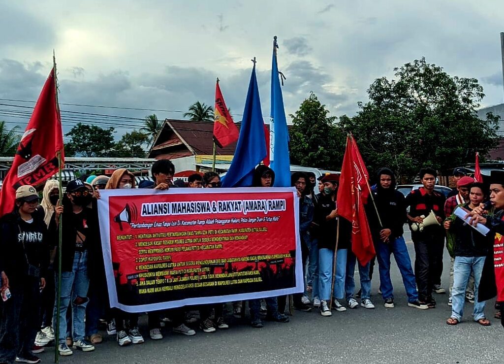 Massa Amara Rampi Geruduk Mapolres Lutra, Minta Polisi Hentikan Tambang Emas Ilegal