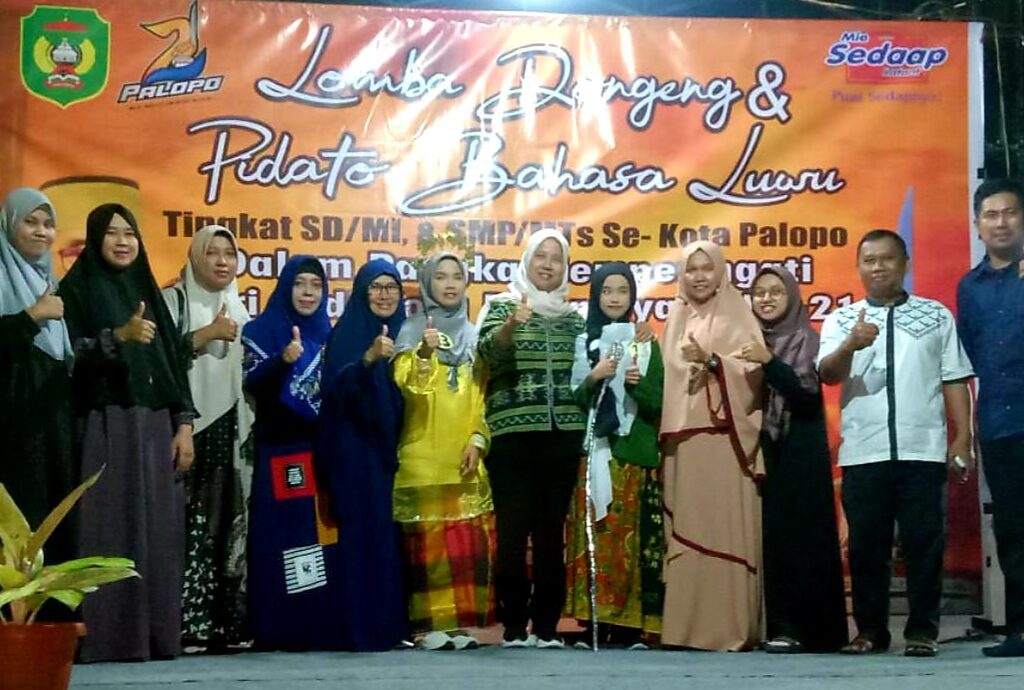 Dua Santriwati PMDS Palopo, Juara Lomba Dongeng dan Pidato Bahasa Luwu