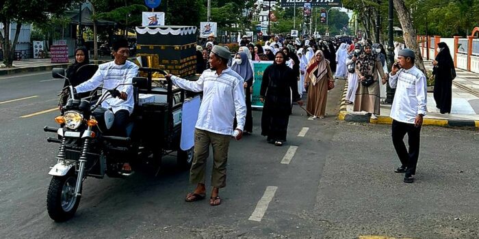 Santriwati PMDS Palopo Gelar Pawai 1 Muharram