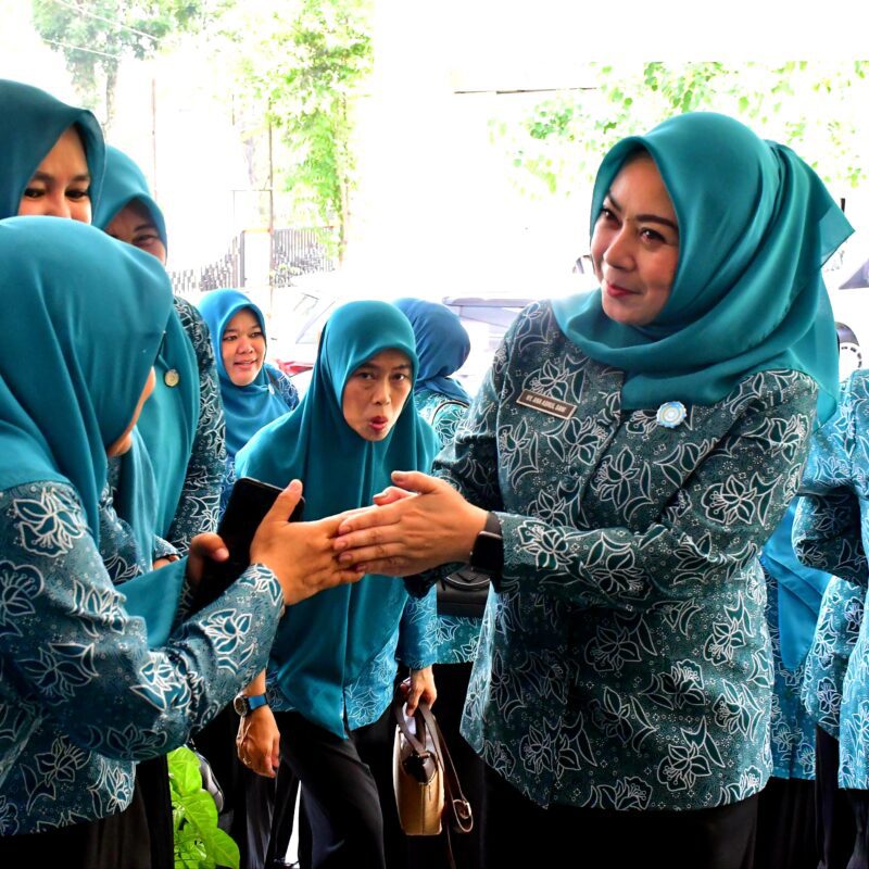 Kunjungi TP PKK Kecamatan, Hasnawati Minta Jajarannya Dukung Program Pemerintah