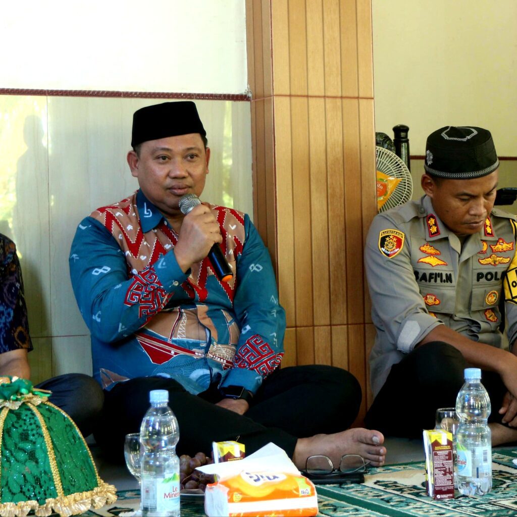 BPN Palopo Serahkan 7 Sertipikat Wakaf dan BMN