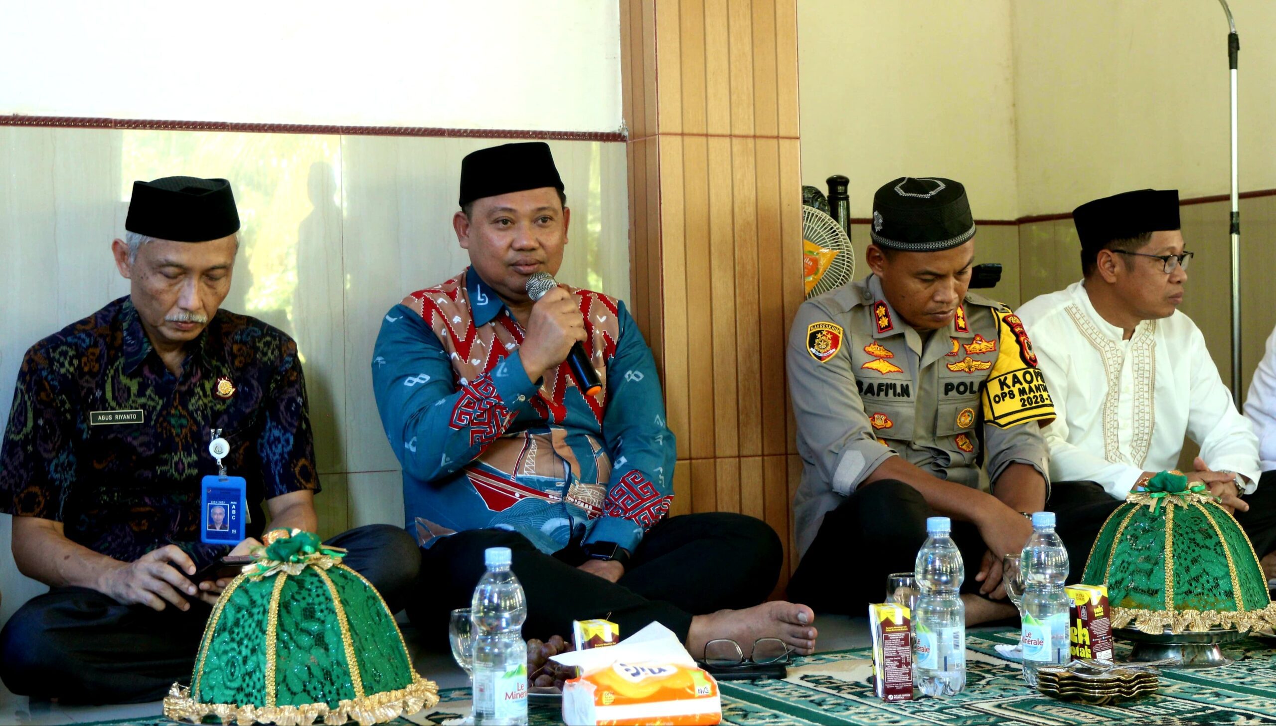BPN Palopo Serahkan 7 Sertipikat Wakaf dan BMN
