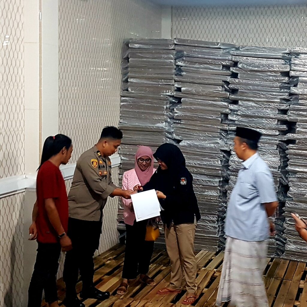 Sebanyak 1.012 Botol Tinta Pemilu Tiba di Gudang Logistik KPU Palopo