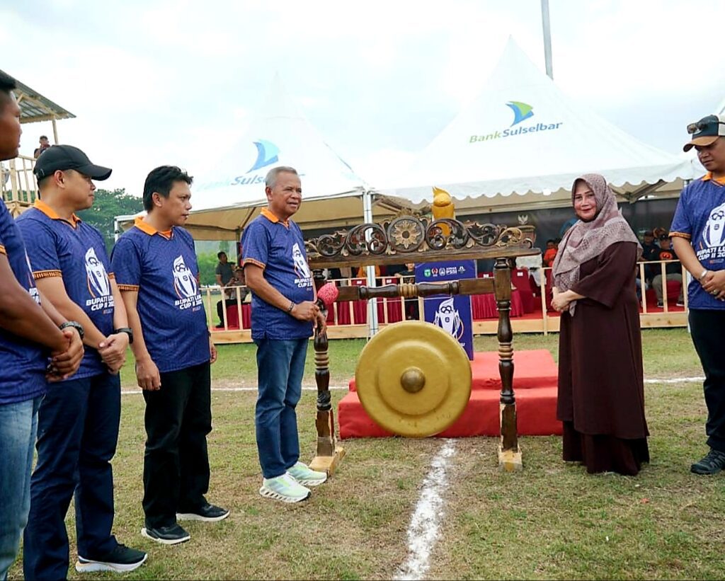 Basmin Buka Turnamen Sepakbola Bupati Luwu Cup II, Perebutkan Hadiah 150 Juta
