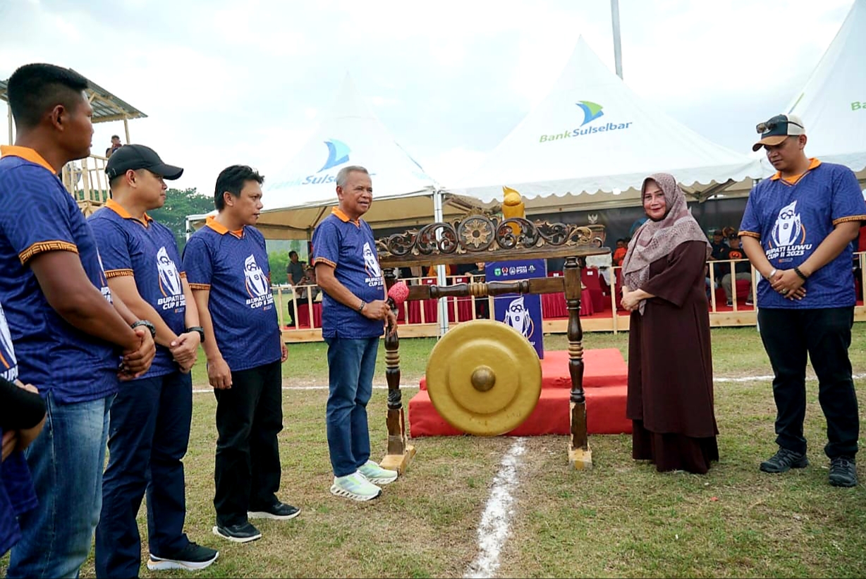 Basmin Buka Turnamen Sepakbola Bupati Luwu Cup II, Perebutkan Hadiah 150 Juta