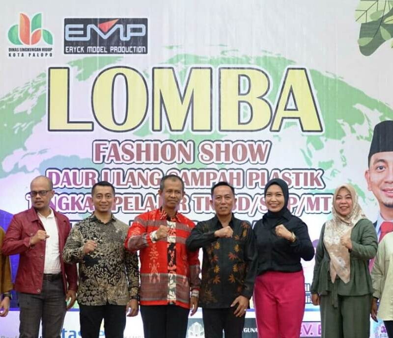 DLH Palopo Gelar Fashion Show Daur Ulang Sampah Plastik