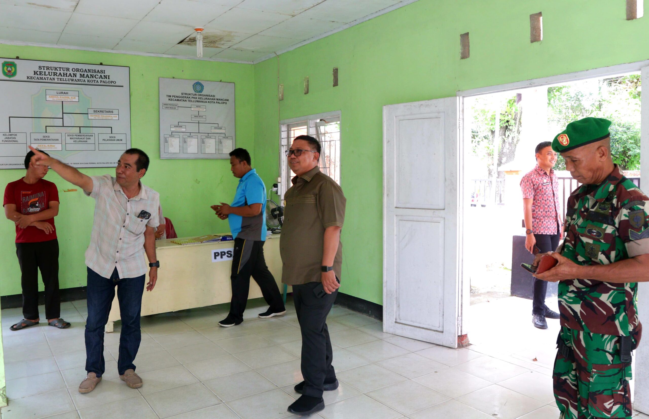 Amankan Logistik Pemilu, Asrul Perintahkan Renovasi Kantor Lurah Mancani dan Maroangin