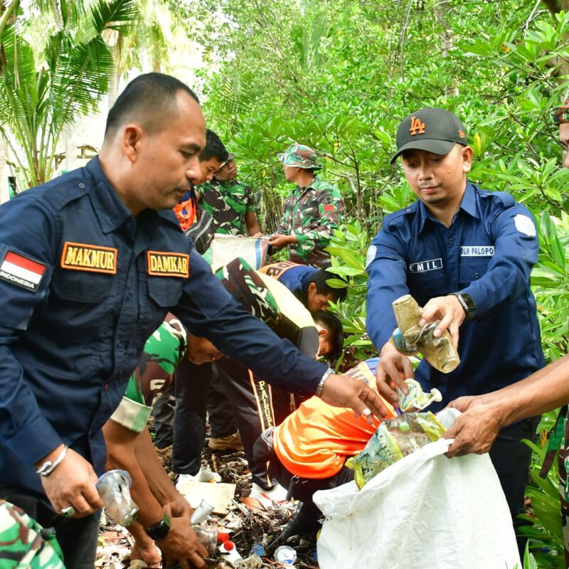 Peringati Hari Juang TNI, Pemkot Palopo Hadiri Launching Bersih Pantai di Labombo