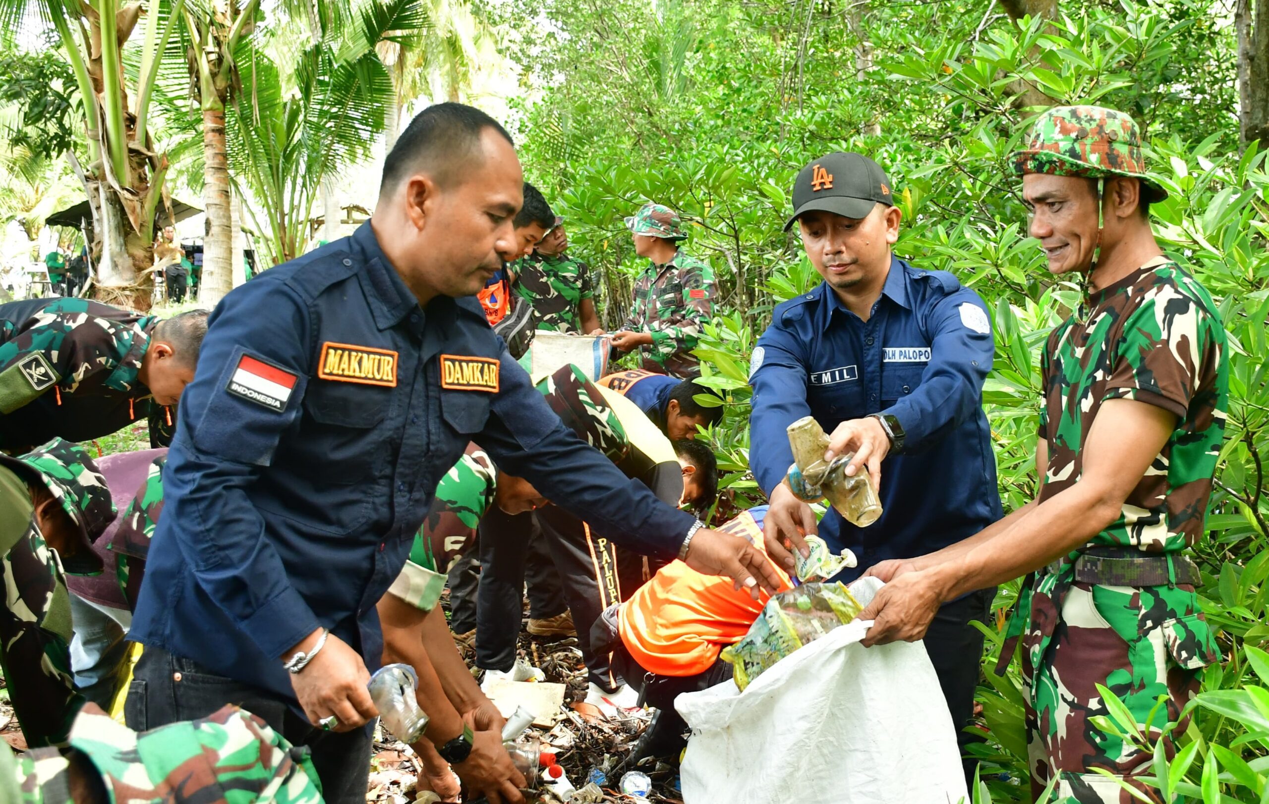 Peringati Hari Juang TNI, Pemkot Palopo Hadiri Launching Bersih Pantai di Labombo