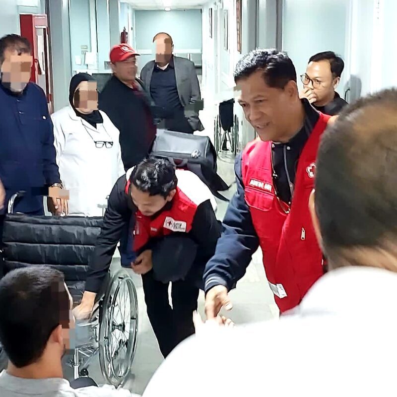PMI Salurkan Bantuan Kursi Roda dan Kruk untuk Pasien Korban Konflik Gaza