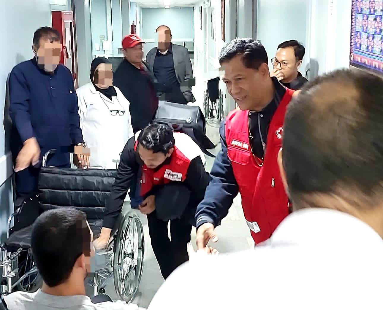 PMI Salurkan Bantuan Kursi Roda dan Kruk untuk Pasien Korban Konflik Gaza