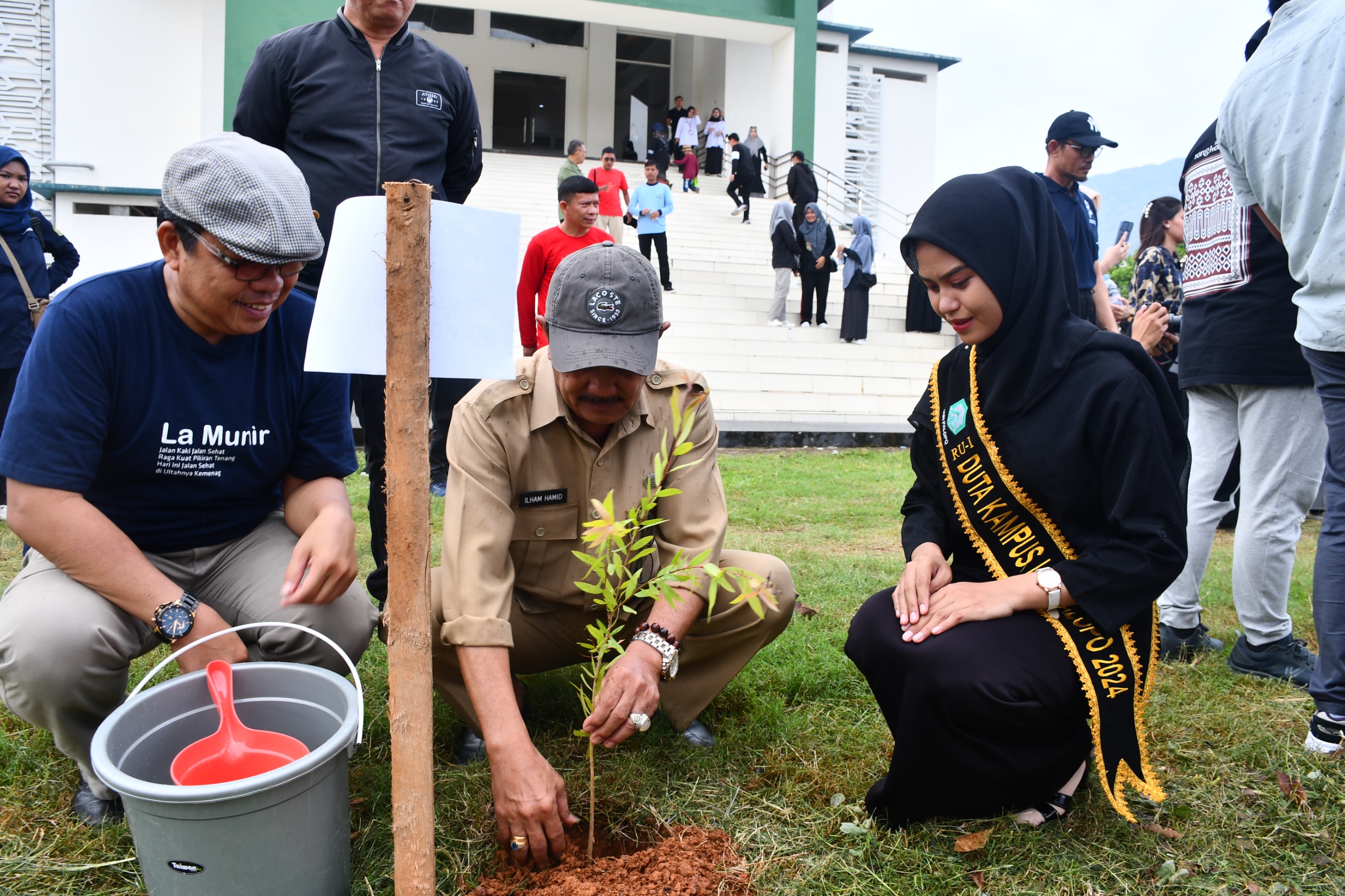 Peringati HAB, IAIN Palopo Lakukan Penanaman Pohon