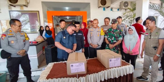 Pj Wali Kota Palopo Saksikan Kedatangan Surat Suara Pilpres dan DPD
