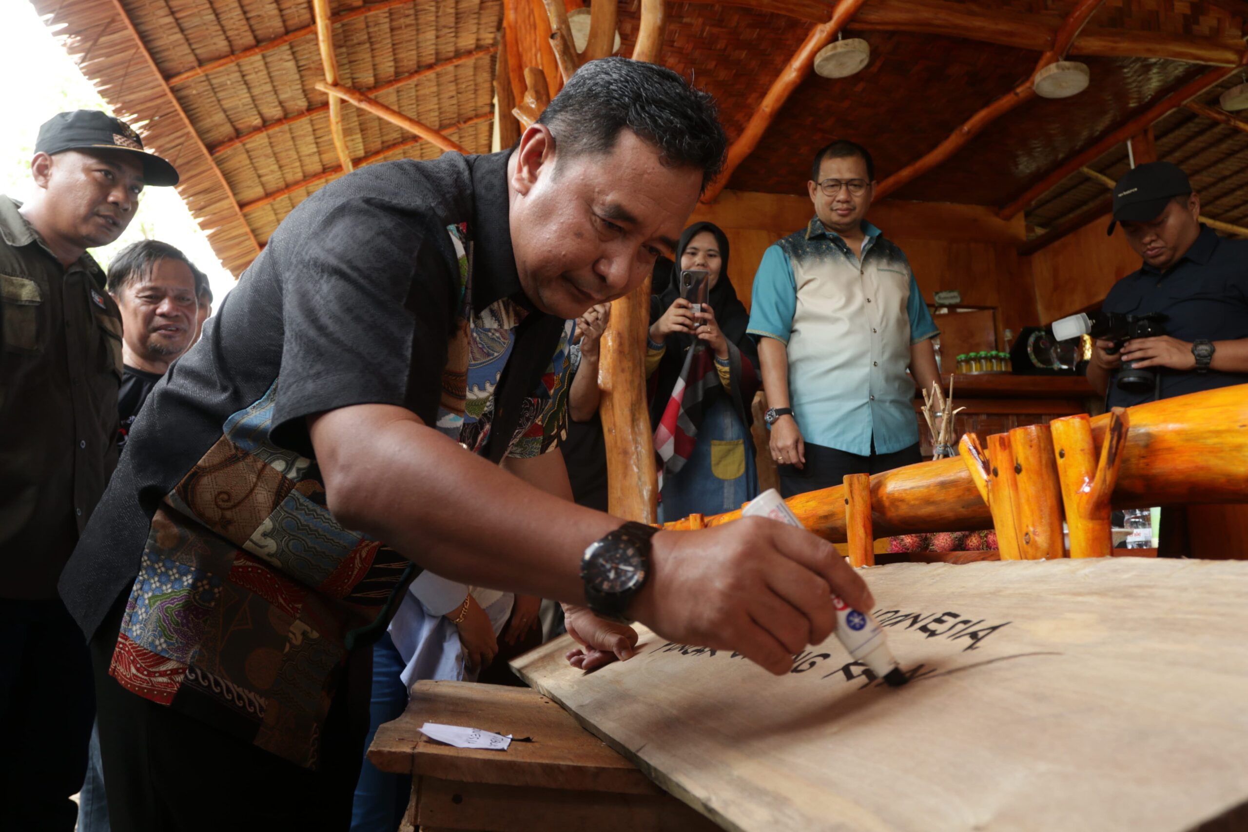 Pj Gubernur Sulsel Resmikan Tempat Wisata di Kambo Palopo