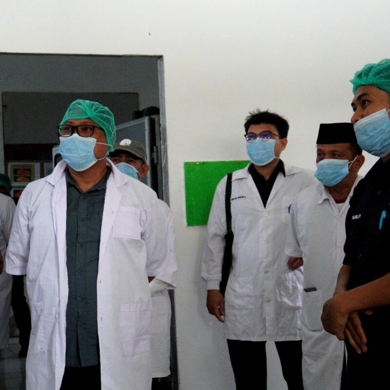 Kunjungi UPTD Pembibitan Ternak Mancani, Asrul Minta Tambah Porsi Ayam Petelur