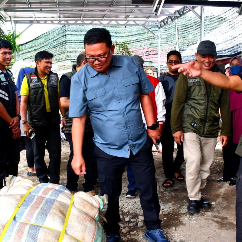 Lihat Pengelolaan Bank Sampah, Asrul Sani Kunjungi YBS Palopo