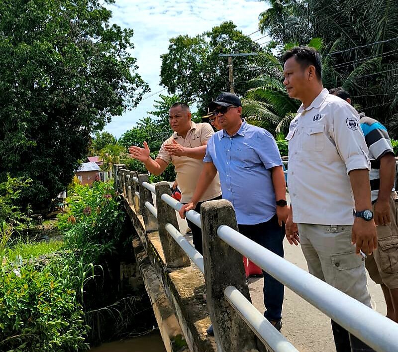 Tinjau Sungai Salubattang, Asrul Sani Sebut Akan Lanjutkan Pengerukan di Muara