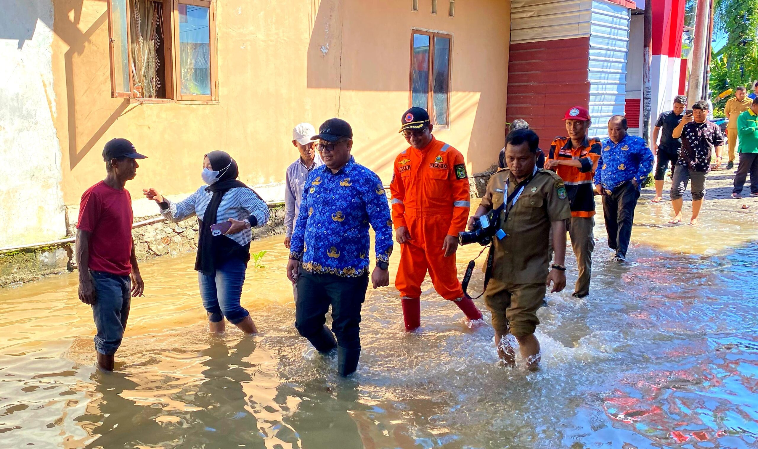 Tinjau Wilayah Terdampak Banjir, Asrul Sani Perintahkan Segera Lakukan Normalisasi