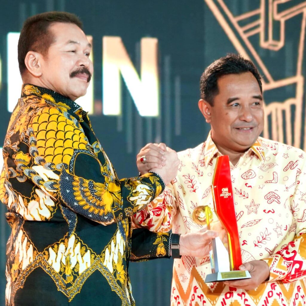 Pj. Gubernur Sulsel Raih CNN Awards