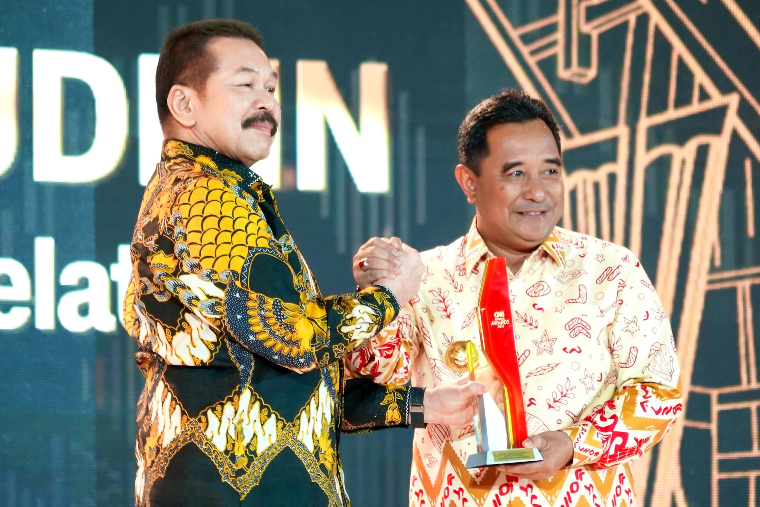 Pj. Gubernur Sulsel Raih CNN Awards