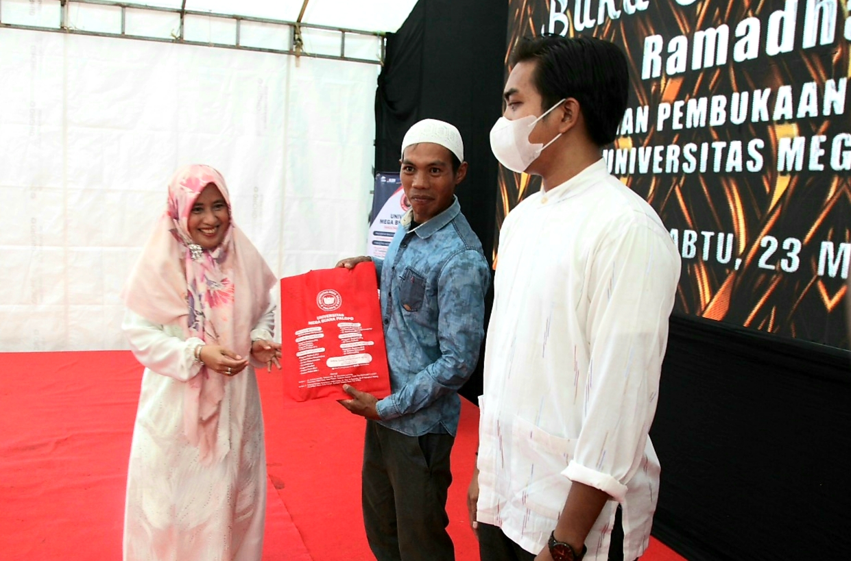 UMB Palopo Sumbang Pembangunan Masjid di Tandung, Prof Nilawati: Semoga Bisa Memberi Manfaat