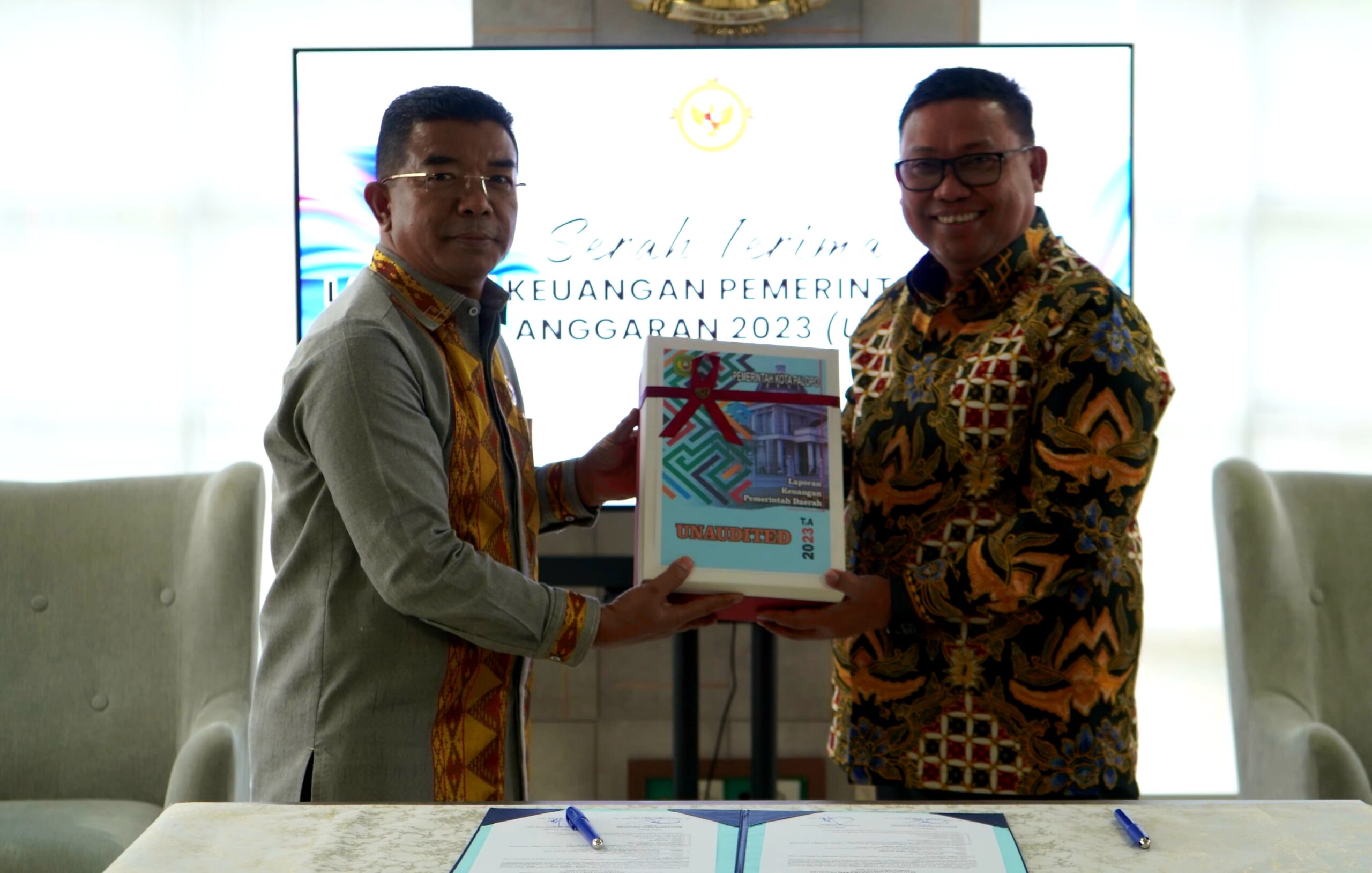 Pj. Wali Kota Palopo Serahkan LKPD ke BPK Sulsel