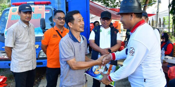 Perumda-TM Salurkan Bantuan ke Korban Bencana Luwu