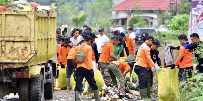 Pj. Wali Kota Palopo Pimpin Gerakan Bersih Sampah