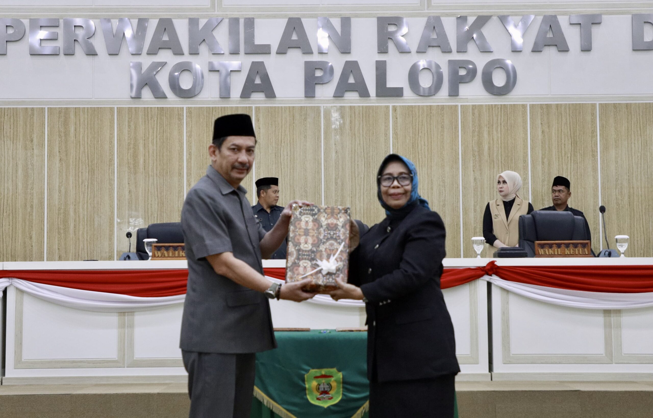 Pemkot Palopo Serahkan Ranperda Pertanggungjawaban 2023