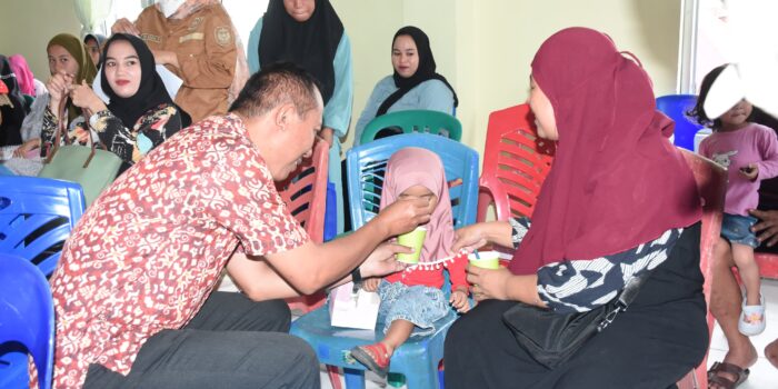 Anak Stunting dan Ibu Hamil di Palopo Diberi Tambahan Makanan Olahan Ikan Anak Stunting dan Ibu Hamil di Palopo Diberi Tambahan Makanan Olahan Ikan