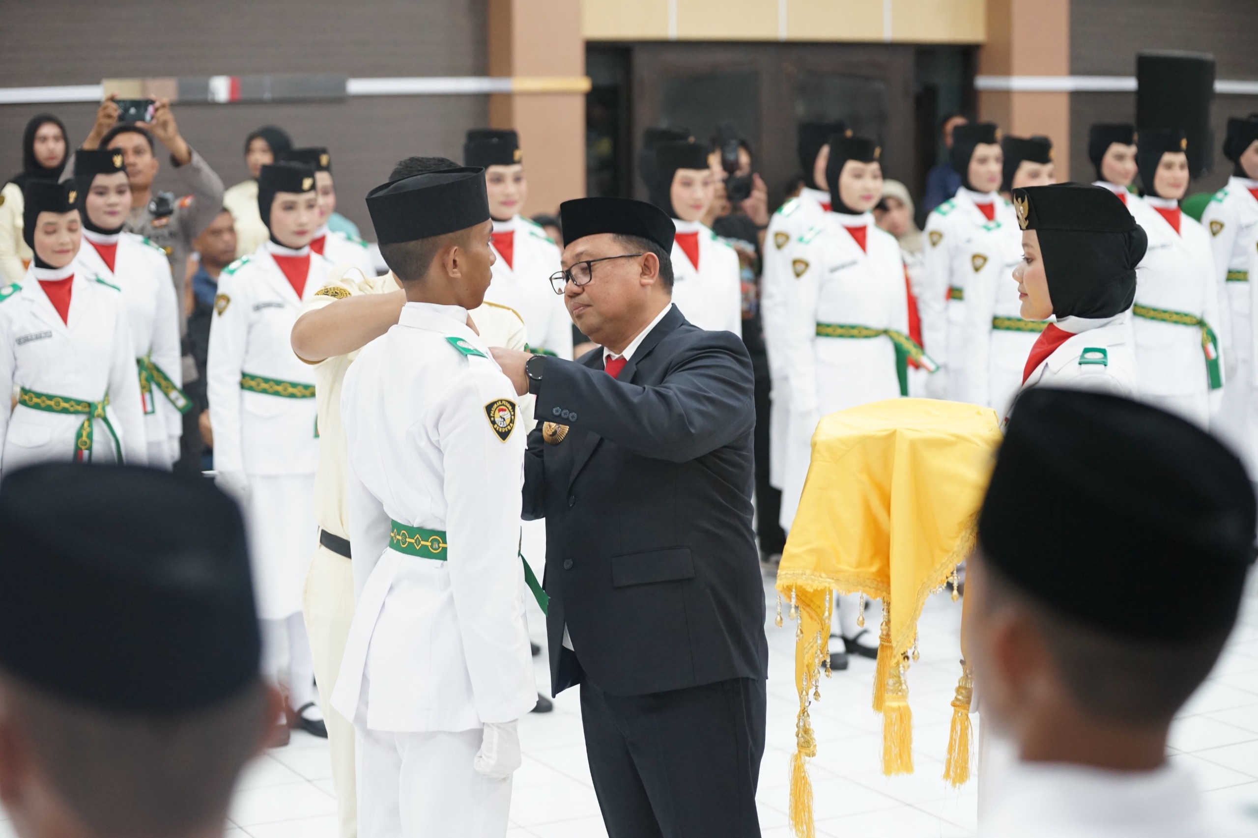 Pj. Wali Kota Palopo Kukuhkan 76 Paskibraka