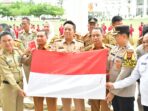 Peringati Hari Merdeka, Pemkot Bagikan Gratis Bendera Merah Putih
