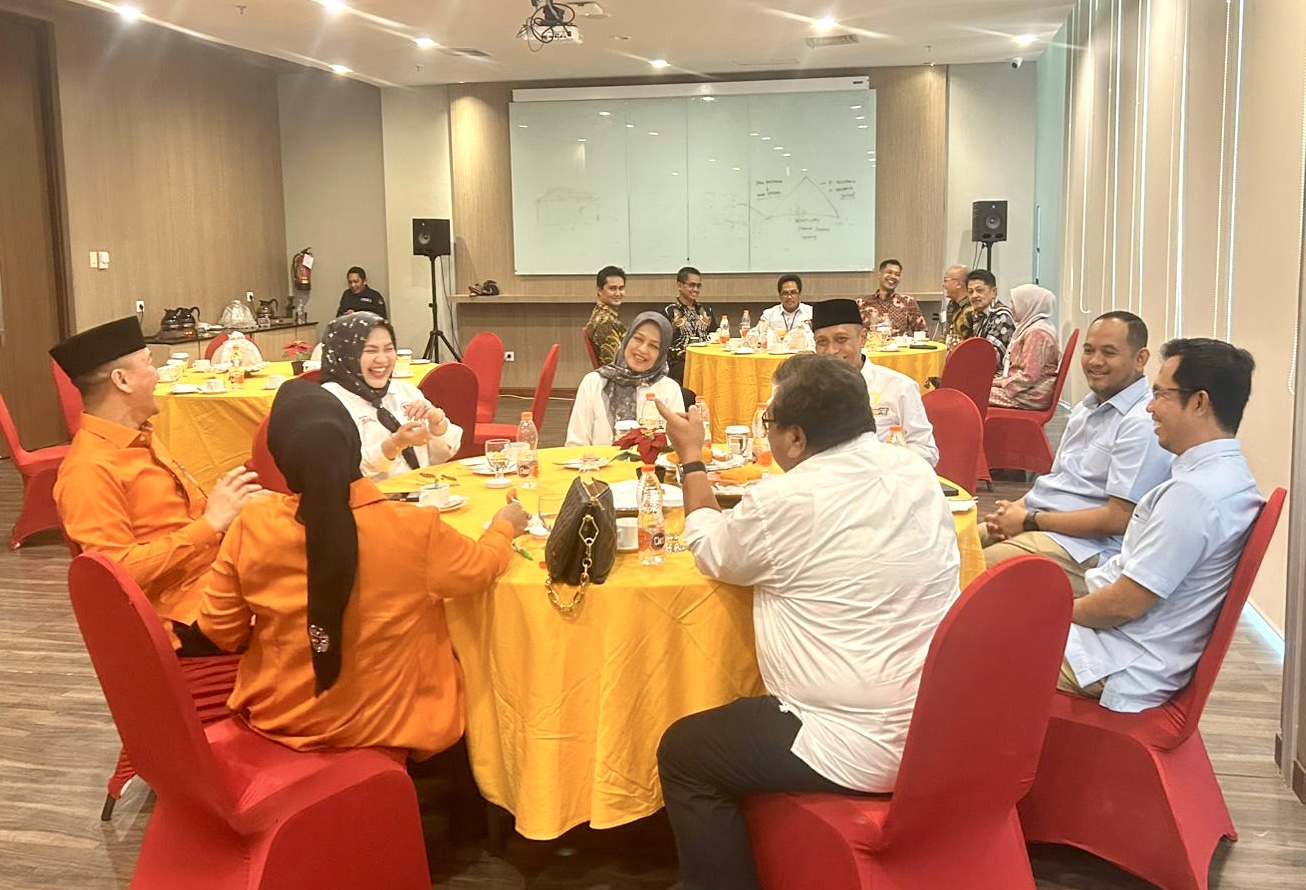 Suasana Akrab dan Bersahabat Ditunjukkan Pasangan Calon Jelang Debat Kandidat Pilkada Palopo