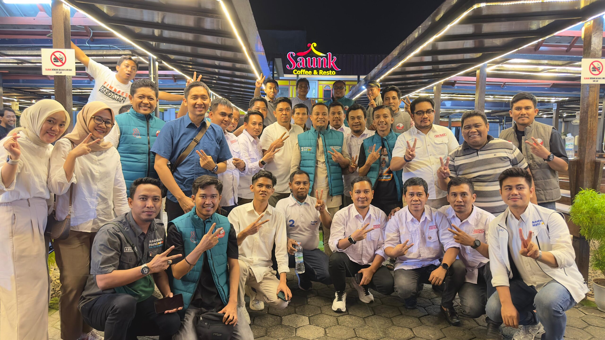 Usai Debat, ASS Ajak Sahabat Andalan Makan Malam Bersama