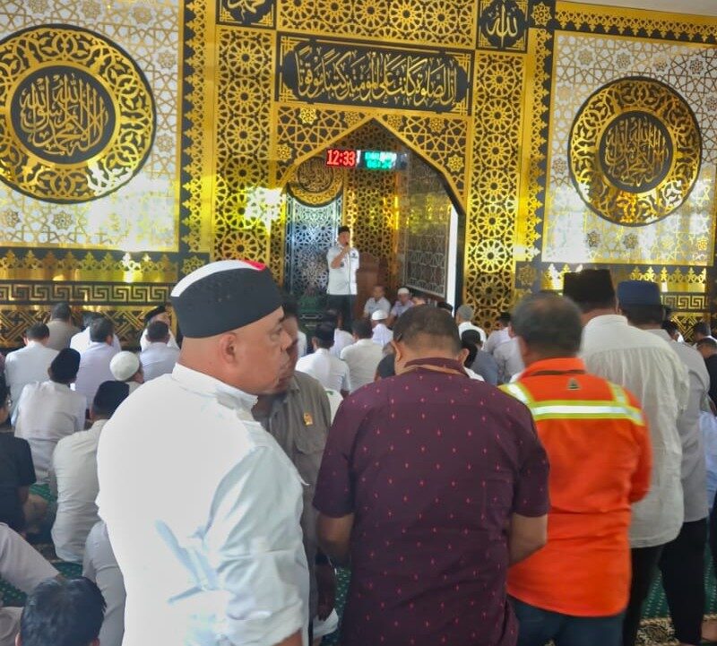 Sehari Setelah SE Salat Berjamaah Dikeluarkan, Masjid DPRD Lutim Dipenuhi Jamaah