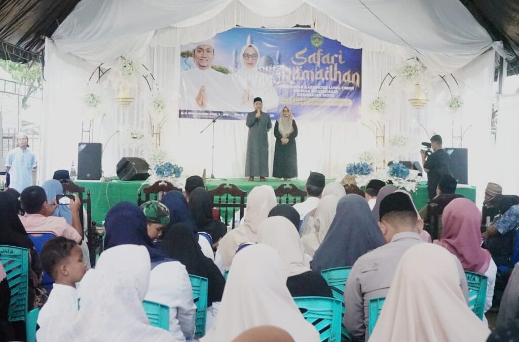 Safari Ramadan di Wotu, Ibas-Puspa Minta Beri Santunan ke Anak Yatim Safari Ramadan di Wotu, Ibas-Puspa Minta Beri Santunan ke Anak Yatim