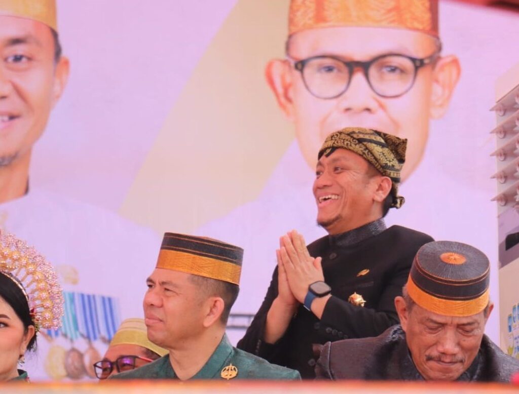 Hadiri Mattompang Arajang, Ibas: Bone Menunjukkan Kemajuan dan Tradisi Tidak Saling Meniadakan