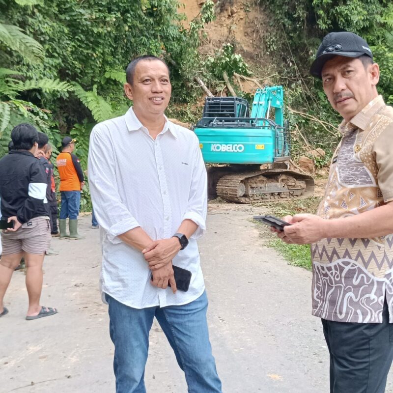Tinjau Langsung Titik Longsor di Latuppa, Pj. Wali Kota Palopo Perintahkan Penanganan Maksimal