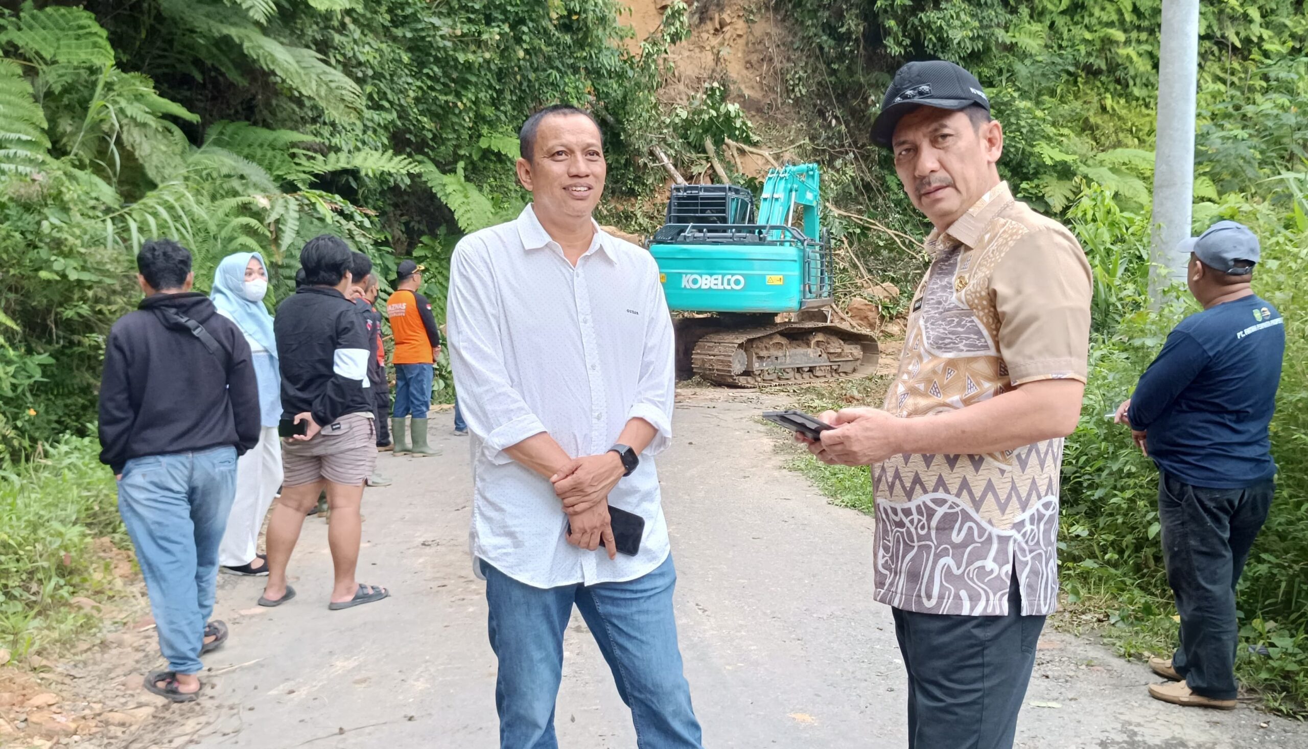 Tinjau Langsung Titik Longsor di Latuppa, Pj. Wali Kota Palopo Perintahkan Penanganan Maksimal