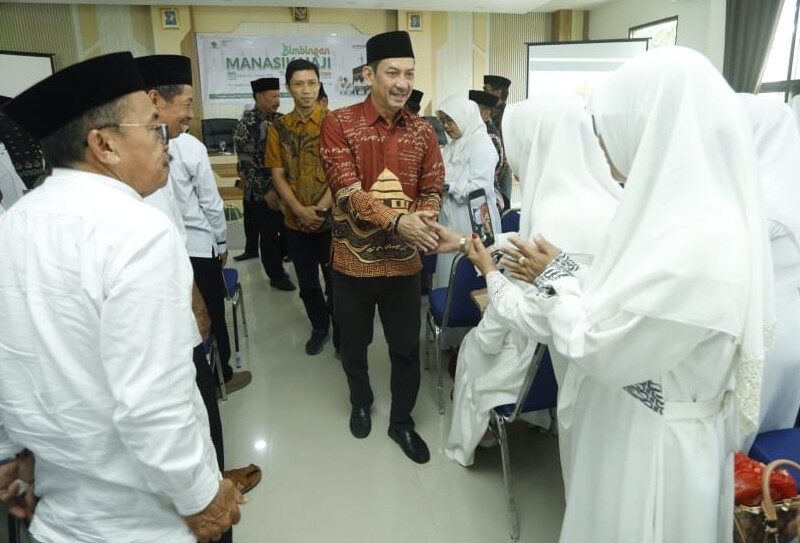 Hadiri Bimbingan Manasik Haji, Pj. Wali Kota Palopo Ingatkan Jemaah Jaga Kesehatan
