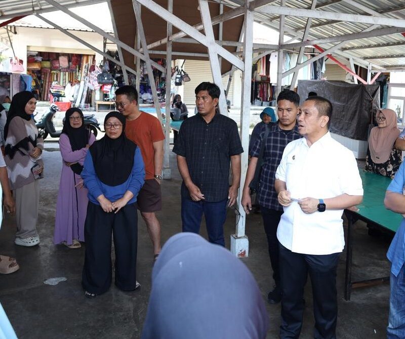 Pemkab Lutim Tegaskan Gratiskan Biaya Kebersihan di Pasar Malindungi Pemkab Lutim Tegaskan Gratiskan Biaya Kebersihan di Pasar Malindungi