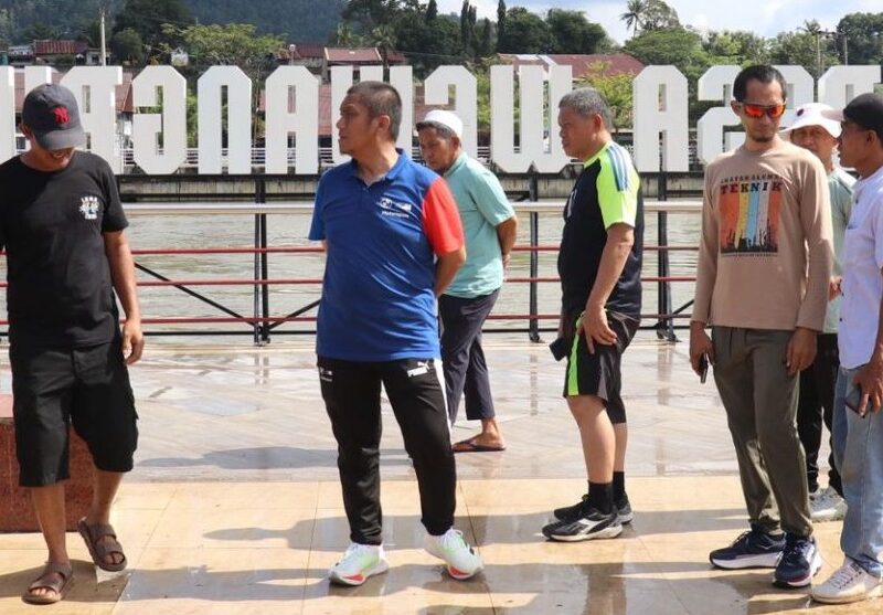 Olahraga Pagi, Ibas Sempatkan Pantau Kebersihan Kota Malili