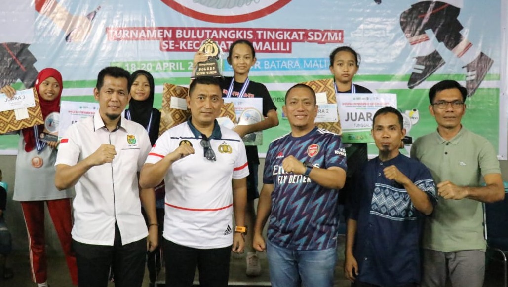 Tutup Turnamen Bulutangkis Antar SD, Bupati Lutim Minta Digelar Setiap Tahun