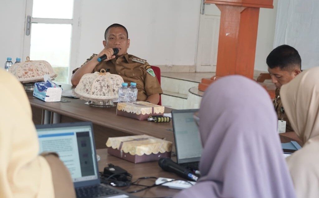 Pimpin Rapat Forum Kabupaten Sehat, Ibas Berharap Lutim Raih Swasti Saba Wistara